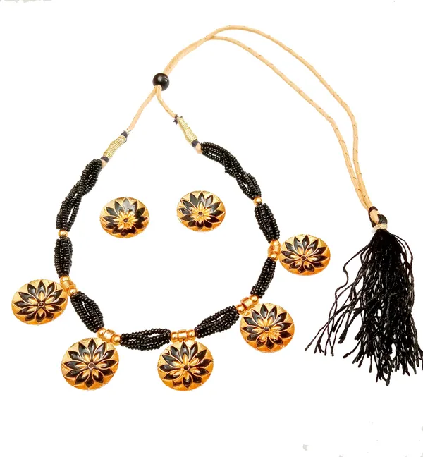 Assamese_Traditional_Black_Colour_Japi_Design_Golpata_Necklace_Jewellery_Set_For_Women